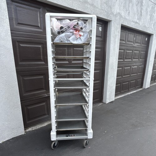 Rubbermaid Enclosed Full Height End Load Multi-Shelf Bakery Rack