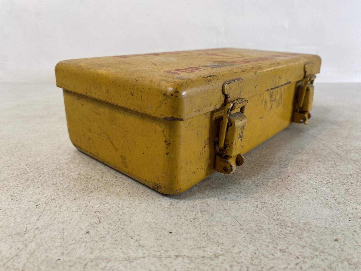 rare medic First Aid For Gas Casualties Only WW2 US Army 16E68 | eBay