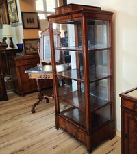 Biedermeier Vitrine Glasschrank Drei Seiten Glas mit Spiegel Mahagoni um 1839