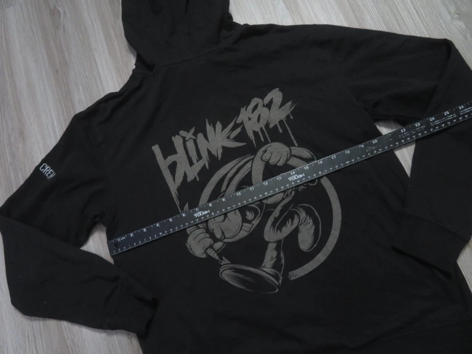 Blink 182 Road Crew Hoodie Size Medium Men Fuse Touring Group Music Band - Image 3 of 4