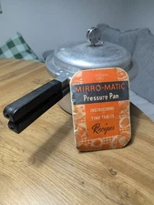 Vtg MIRRO-MATIC 4 Quart Pressure Cooker Canner With Jiggler Weight & Rack USA