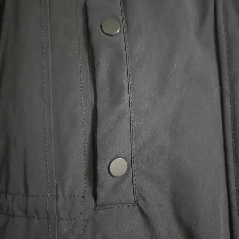 Women’s Down Padding Jacket with Detachable Coyot… - image 3