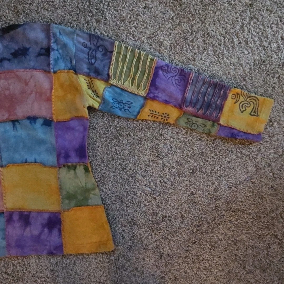 Medium Rising International Patchwork Top Distres… - image 10