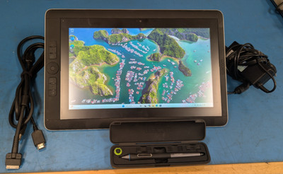 Wacom Cintiq Companion 2 Pen Tablet Computer DTH-W1310 16gb/256gb Win 11 Pro!