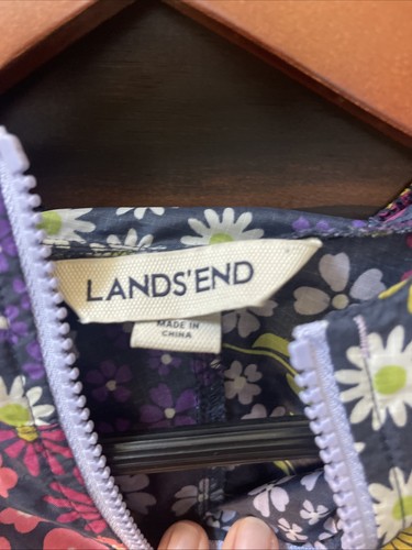 Lands End Girls Light Weight Packable Rain Jacket/Windbreaker, Hooded Sz 10/12 - Picture 3 of 13