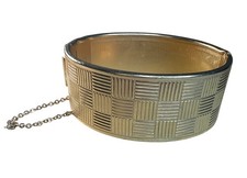 Vintage Coro Pegasus Gold Tone Hinged Bangle Bracelet – Etched Checkered Design