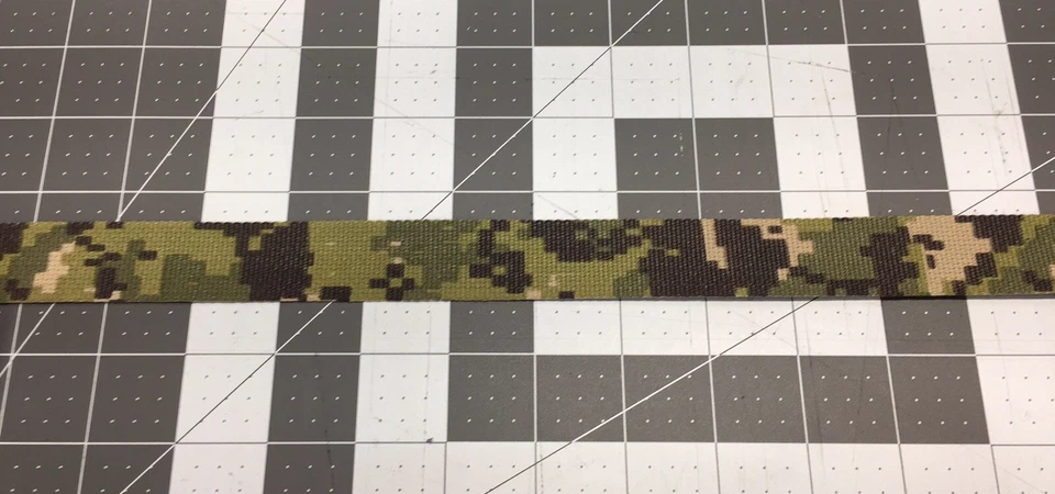 LIVESOUTSIDE AOR2 SEAL EE. UU. Azul Marino Correas Camufladas 1" Ancho 2 Lados Impresión Por Yarda Foto 2 de 2