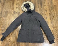 Aritzia Golden By Tna Larsen Parka Women Altitude Series Jacket medium