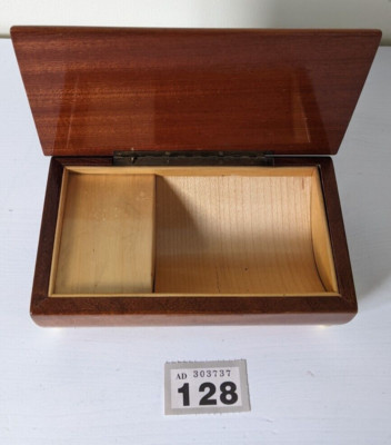 VINTAGE HOLZ FEIN LACKIERT SWISS REUGE SPIELUHR
