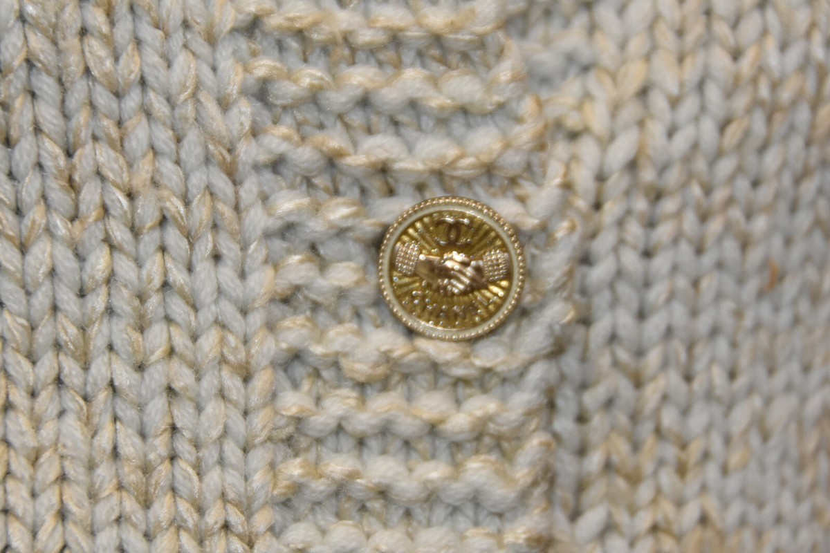 NEW Chanel Cardigan Jacket Sweater CASHMERE SILK Green NEW Chanel Cardigan Jacket Sweater CASHMERE SILK Green
