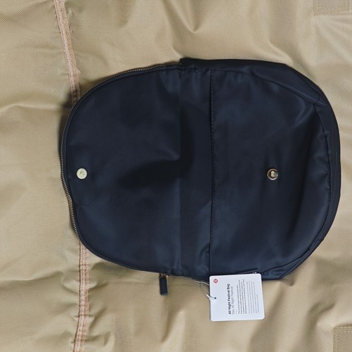 Lululemon All Night Festival Belt Bag 5L Black with Gold Hardware-Crossbody bag - Picture 5 of 5