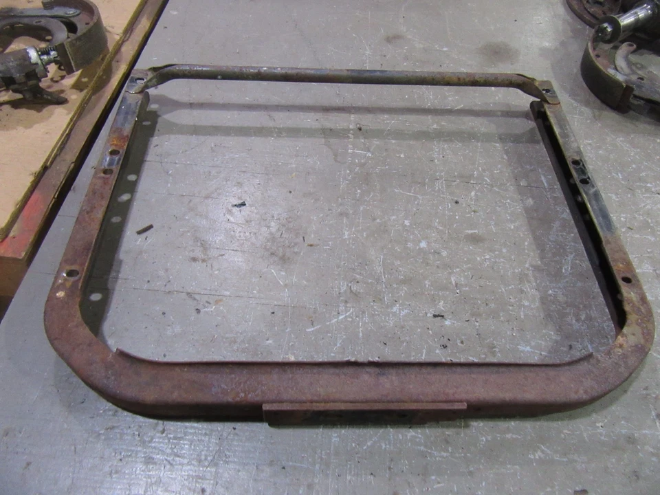 1949-1952 Chevrolet Styleline передний радиатор основная опорная рама в сборе - Изображение 2 из 4