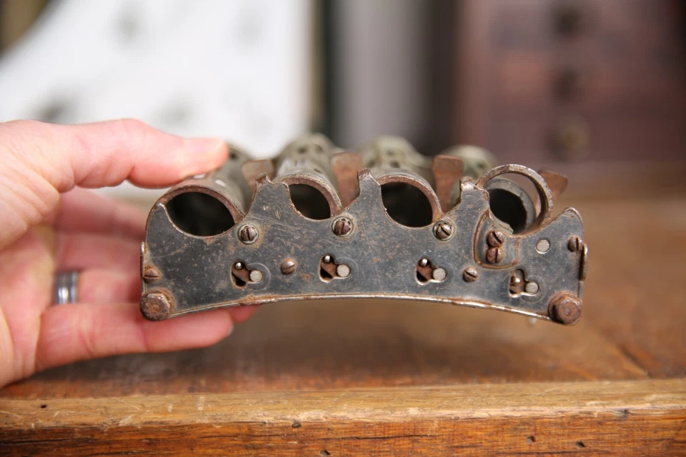 Dispensador de cambio de moneda de metal vintage 4 barriles The Emporium Fort Wayne Indiana Foto 4 de 4