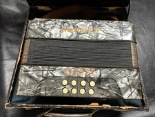 hohner club iib Victoria accordion