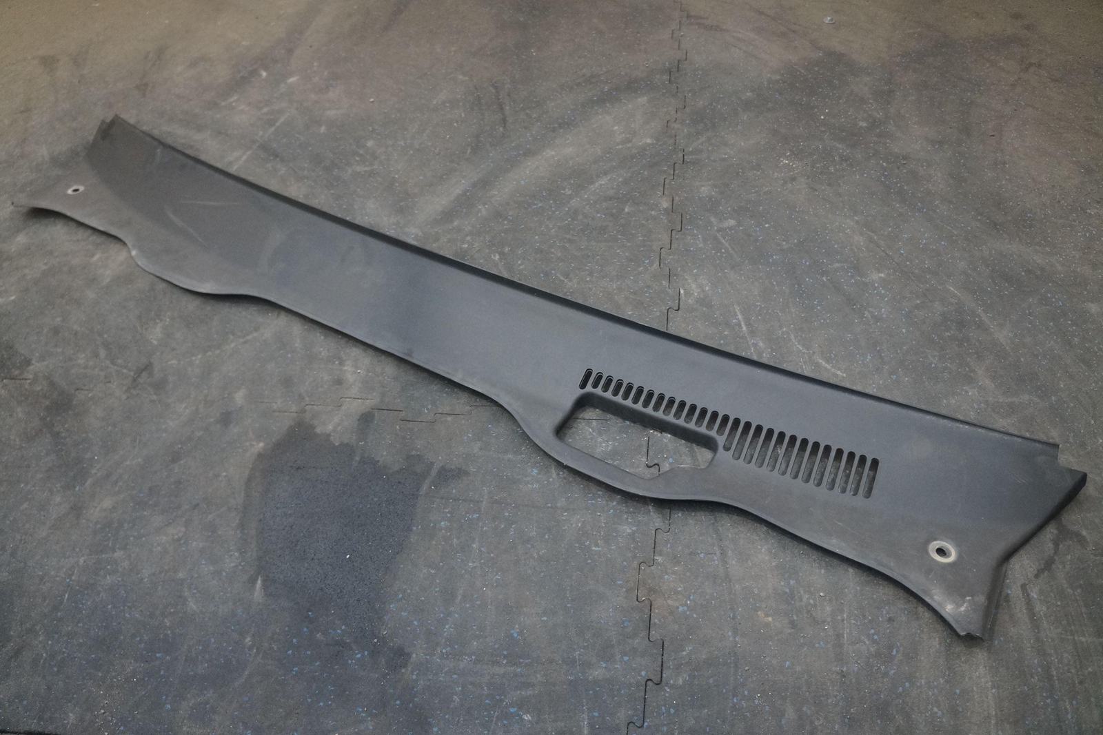 Front AC Windshield Cowl Grille Cover Trim Panel 3Y1819335A Bentley Mulsanne 15