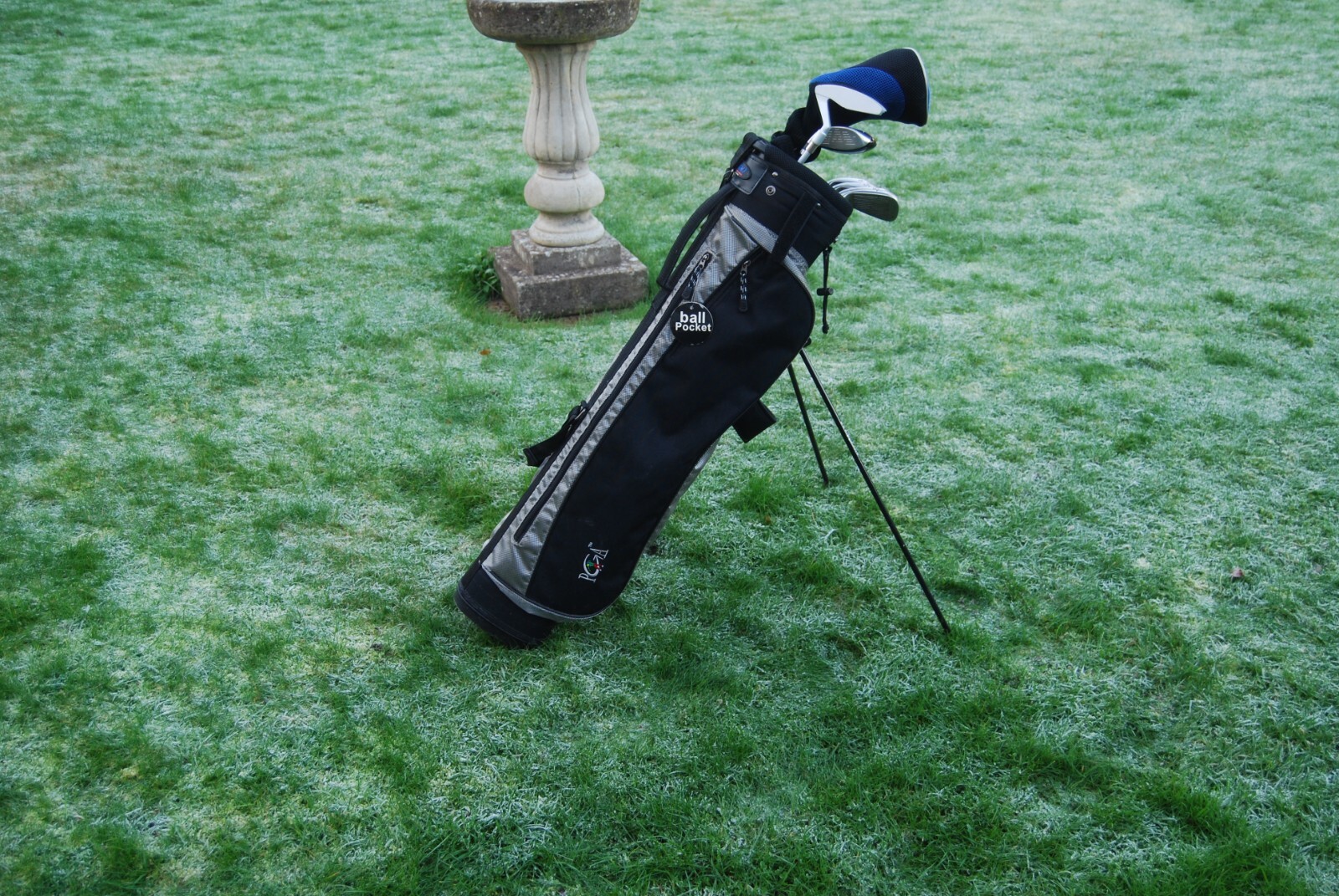 Junior Golf clubs Set PING MOXIE Golf suit ages 912 plus bag RIGHT