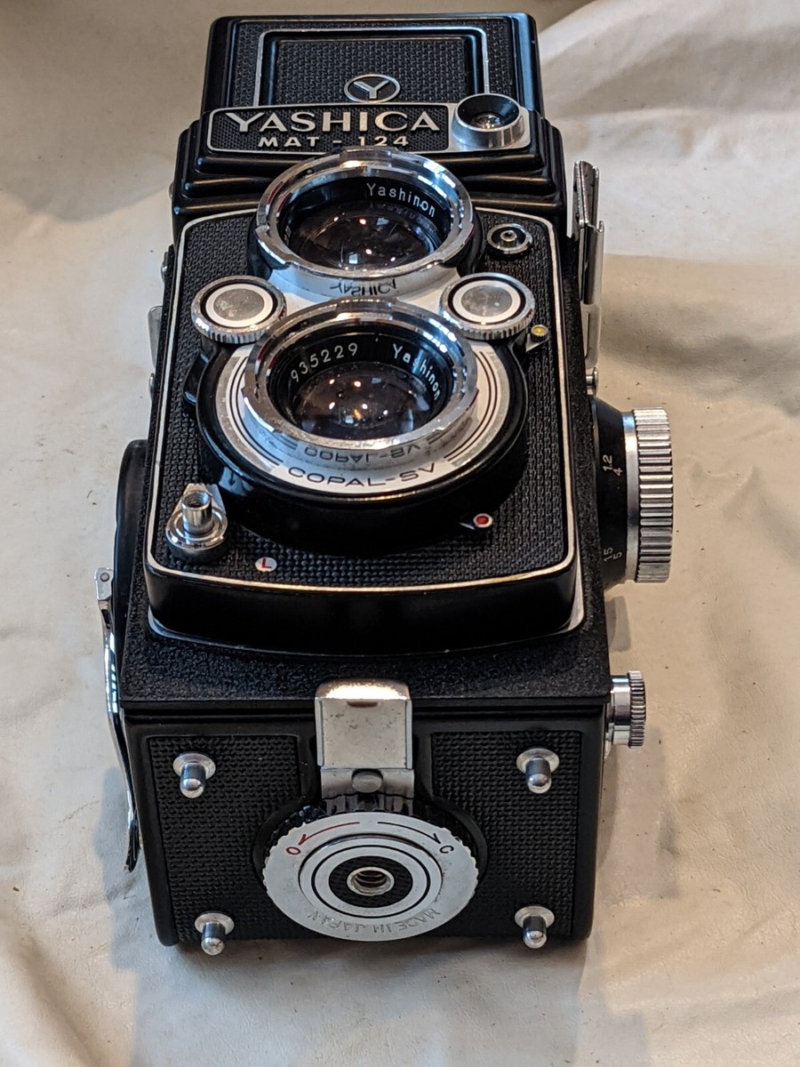 Yashica Mat 124 Mat-124 Camera 6 x 6 Film Wide Angle Lenses Yashica Mat 124 Mat-124 Camera 6 x 6 Film Wide Angle Lenses