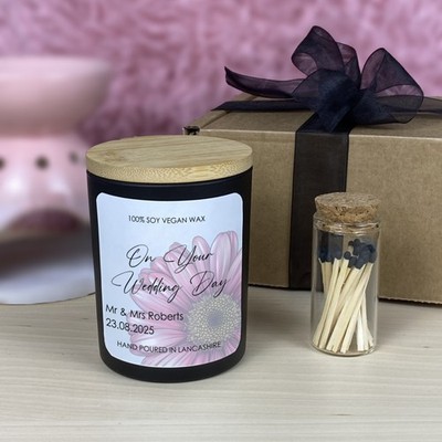 Personalisierte Hochzeitstag Kerze Geschenk Duft Sojawachs Windlicht Mr & Mrs Geschenk Blume