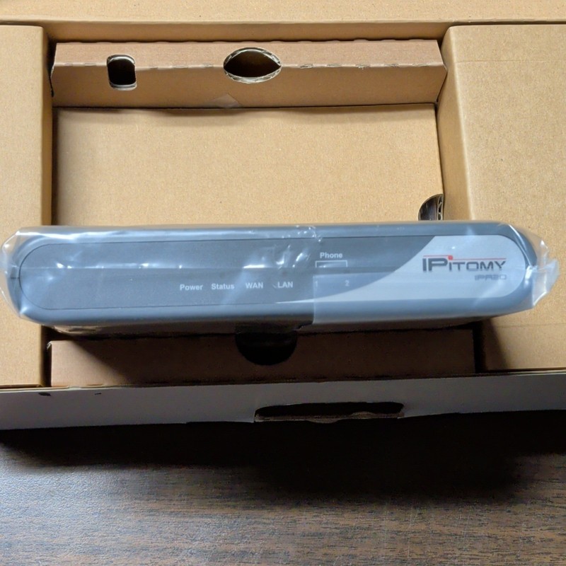 IPitomy IPR20 IP PBX VoIP Business Phone System 2 Lines WAN LAN Black 2010 NIB