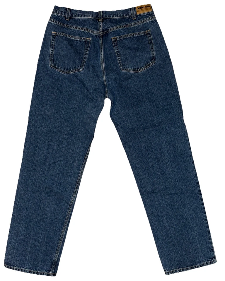 Pantalones de mezclilla Kirkland Signature, para hombre talla 36x32 azul, denim, pierna recta, 5 bolsillos Foto 3 de 4