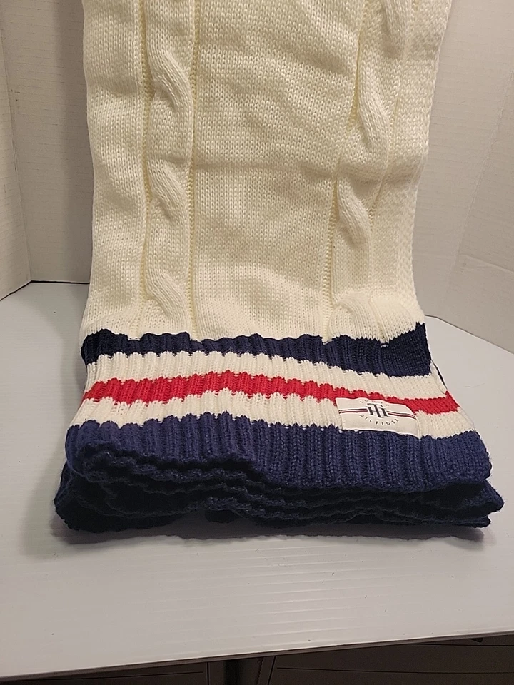 Tommy Hilfiger Tejido Tiro ROJO BLANCO AZUL - 50"x60" - Años 90 Look Suéter Años 90 Foto 4 de 4