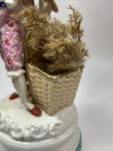 Antico portacandele in porcellana stile rococò cesto figura giovane uomo dandy - Foto 4 di 23