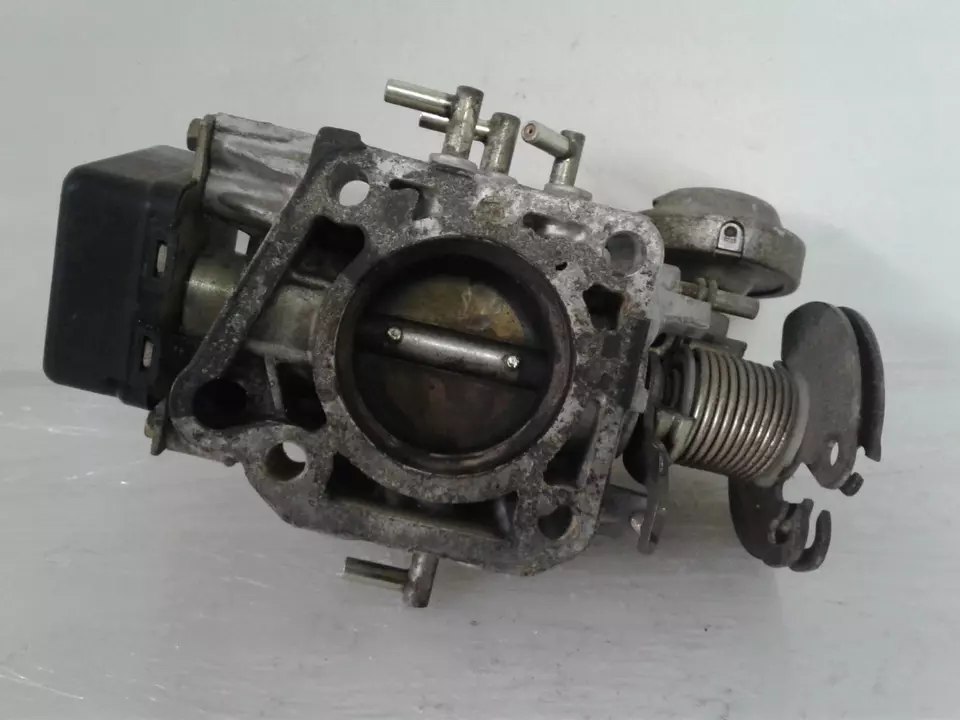 Used Fuel Injection Throttle Body fits: 1988 Mazda 323 Throttle Valve Asse - Изображение 2 из 4
