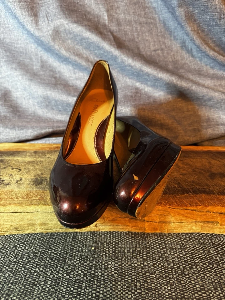 CLARKS Burgundy Suede/Patent Leather Trim, Kitten Heel Court Shoes Size 5.5D - Image 4 of 4
