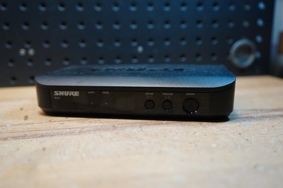 (C) Shure BLX4 H8 Wireless Microphone Receiver 518-542 MHz No Cord