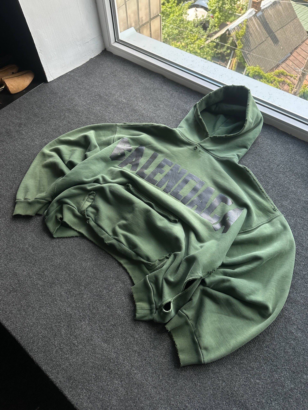 RARE COLOR 🚨 BALENCIAGA TAPE GREEN HOODIE BLACK BIG LOGO DISTRESSED Y2K image 4