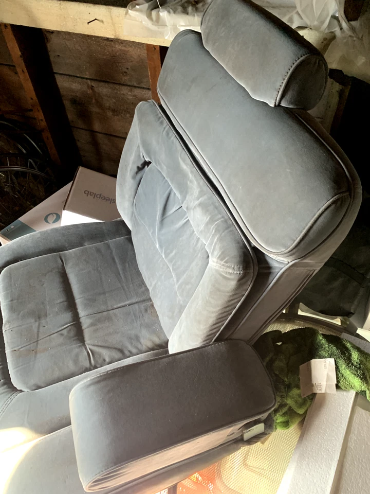 Oldsmobile Regency Brougham Delta 1985 88 asiento de pasajero (sin orugas) Foto 3 de 4