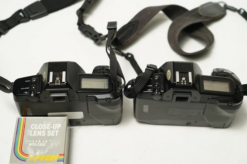 Lot of (2) Canon EOS 650 SLR Film Camera Bodies (UNTESTED - AS IS) - Picture 7 of 10