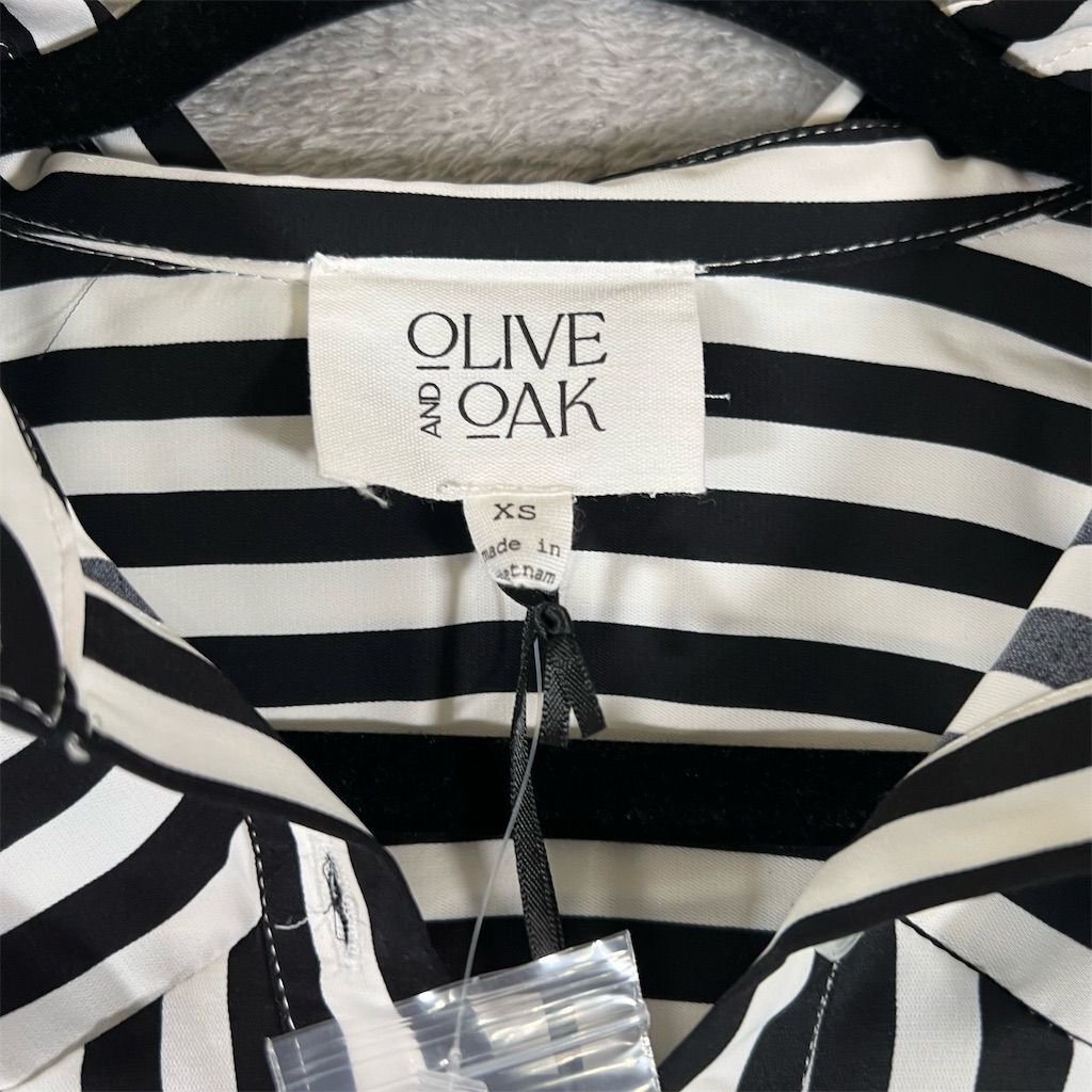 Olive and Oak Women's Blouse XS Black & White Striped Button-Up Shirt Collar NEW
