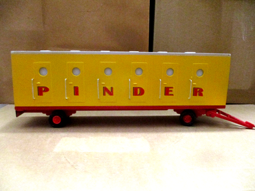 Collection des véhicules du cirque PINDER 1/43 N°03