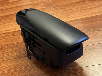 OEM 2016-2020 Toyota Mirai Front Center Console Armrest Black w/Phone Charger