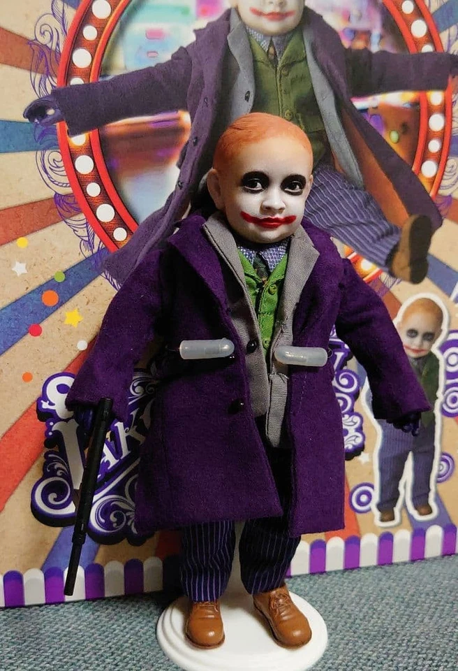 LAKOR BABY JOKER 1/6 scale figure by Hot Toys - Image 2 of 4