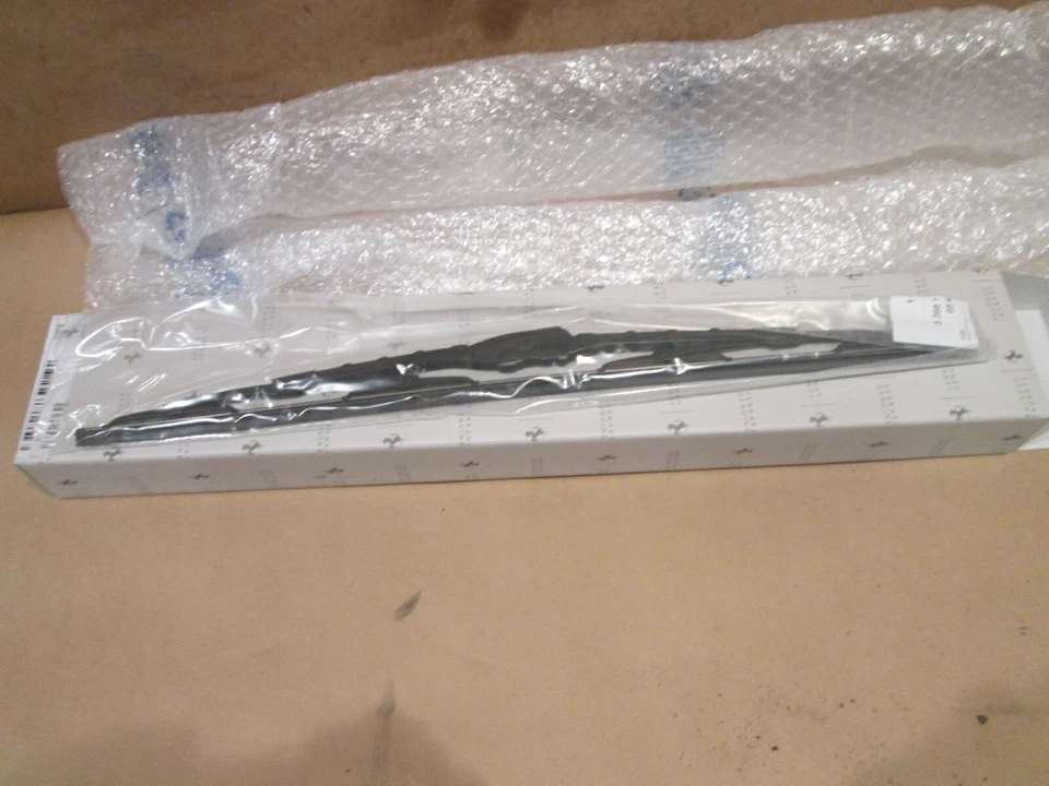 Ferrari 360,430 - RH Passenger Side Wiper Blade PN 65409400 - Image 4 of 4