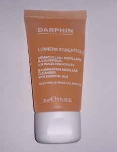 darphin lumiere essentielle cleanser