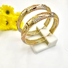 Tri-Color Gold Plated Beautiful Filigree Hoop Earrings. Arracadas Oro Laminado