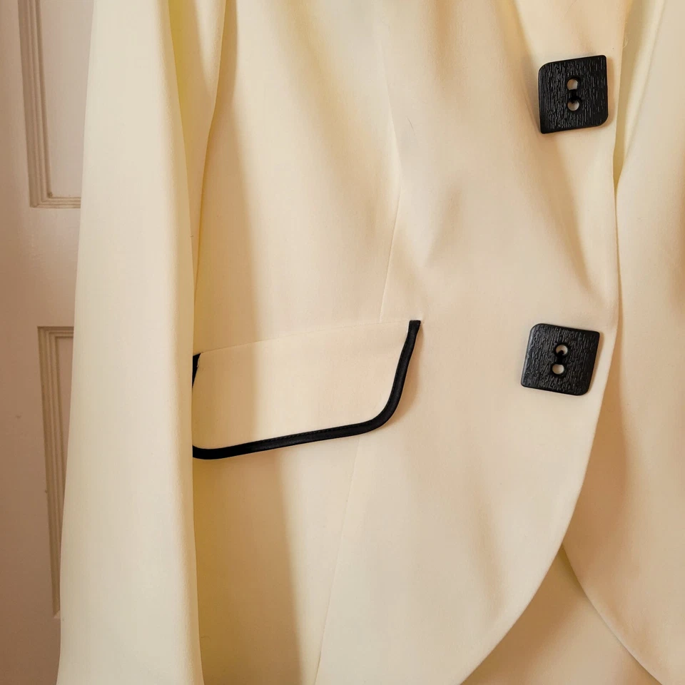 New Midnight Velvet Cream Black w/Large Collar Formal Wedding Skirt Suit Size 10 - Image 3 of 4