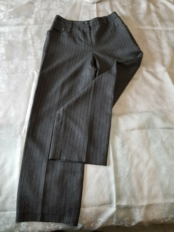 Beautiful Harve Benard Wool Trousers Size 10   ***LOOK***