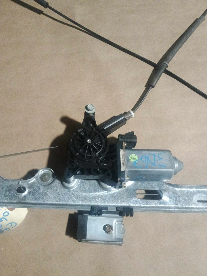 GMC SIERRA 1500 1999-2007 DERECHO 00-06 TAHOE REGULADOR VENTANA ELÉCTRICA OEM Foto 3 de 4