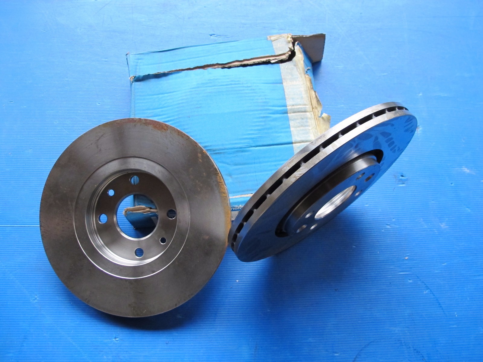 Disques de freins Renault R21 ventilés MGA pour vos trajets du quotidien