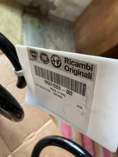 Par de muelles helicoidales delanteros originales nuevos Fiat/Lancia Delta 50710359  Foto 2 de 2