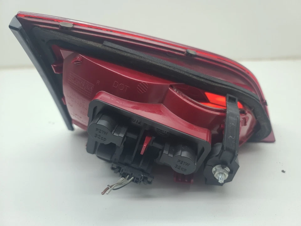 AUDI A4 B8 2008-2012 LUZ TRASERA INTERIOR MALETERO HALÓGENA OEM 8K5 945 094 E Foto 2 de 4