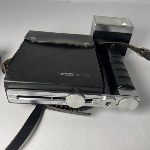 Vintage Metz Mecablitz 60 CT-4 Flash Set 203 w/ Accessories – READ - Picture 3 of 10