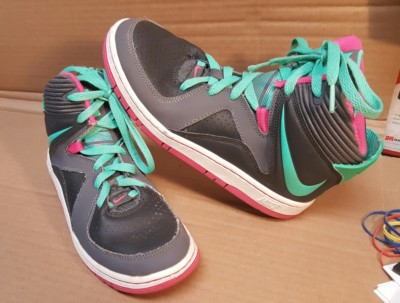 youth basketball shoes size 5.5