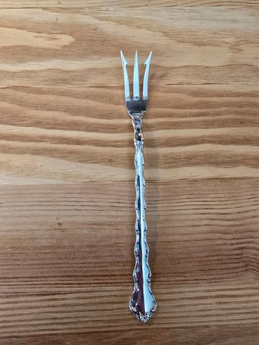 Reed & Barton Tara Sterling Silver pickle/olive fork 5 7/8 No Monograms