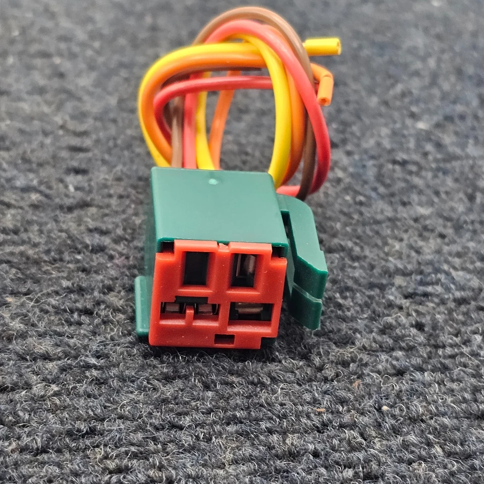 Разъем реле топливного насоса для Ford Mustang 2003-2004 годов выпуска PTA1277 - Изображение 3 из 4