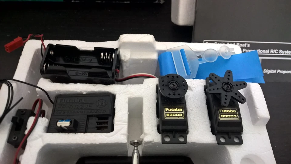 FUTABA ATTACK T2DR Controller Transmitter RC RADIO SET SERVO RECEIVER Kyosho 2CH - Image 4 of 4